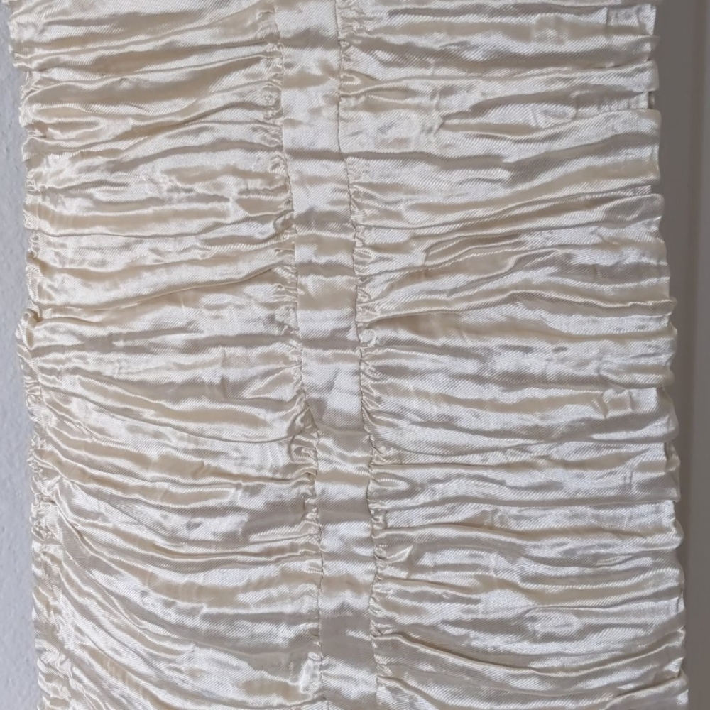 Dress - Picture 5 of 10